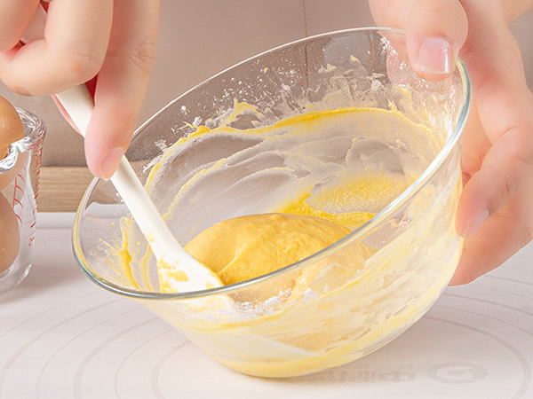 Silicone scraper